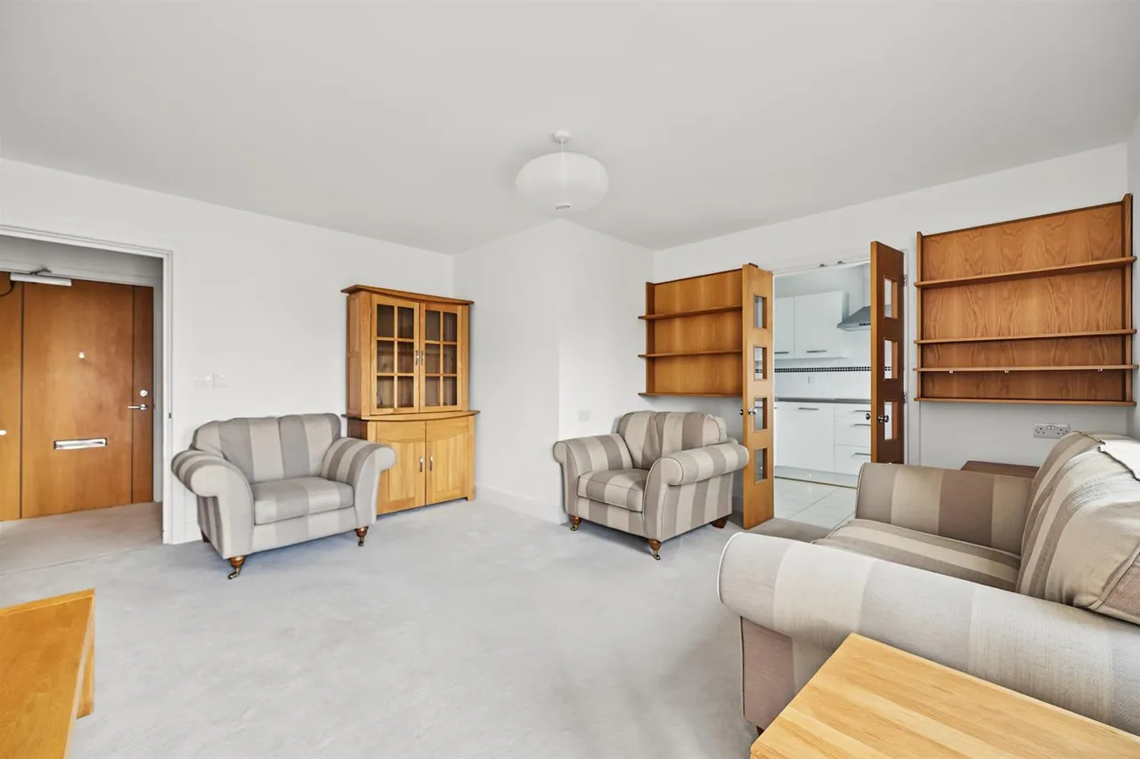 Kingston Road, Raynes Park, SW20, photo 14