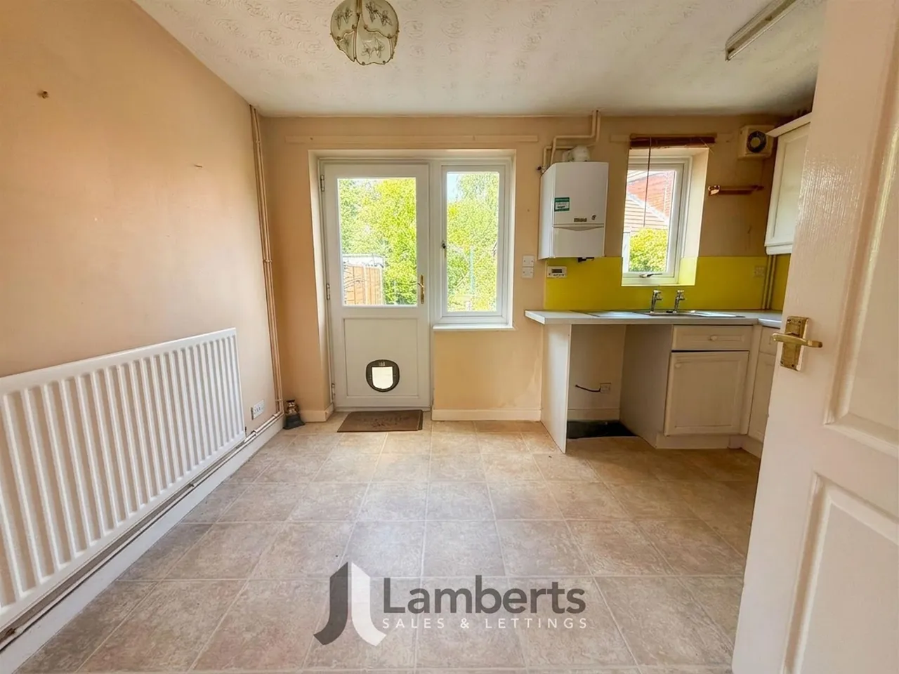 39 Abbeyfields Drive, Studley, photo 7