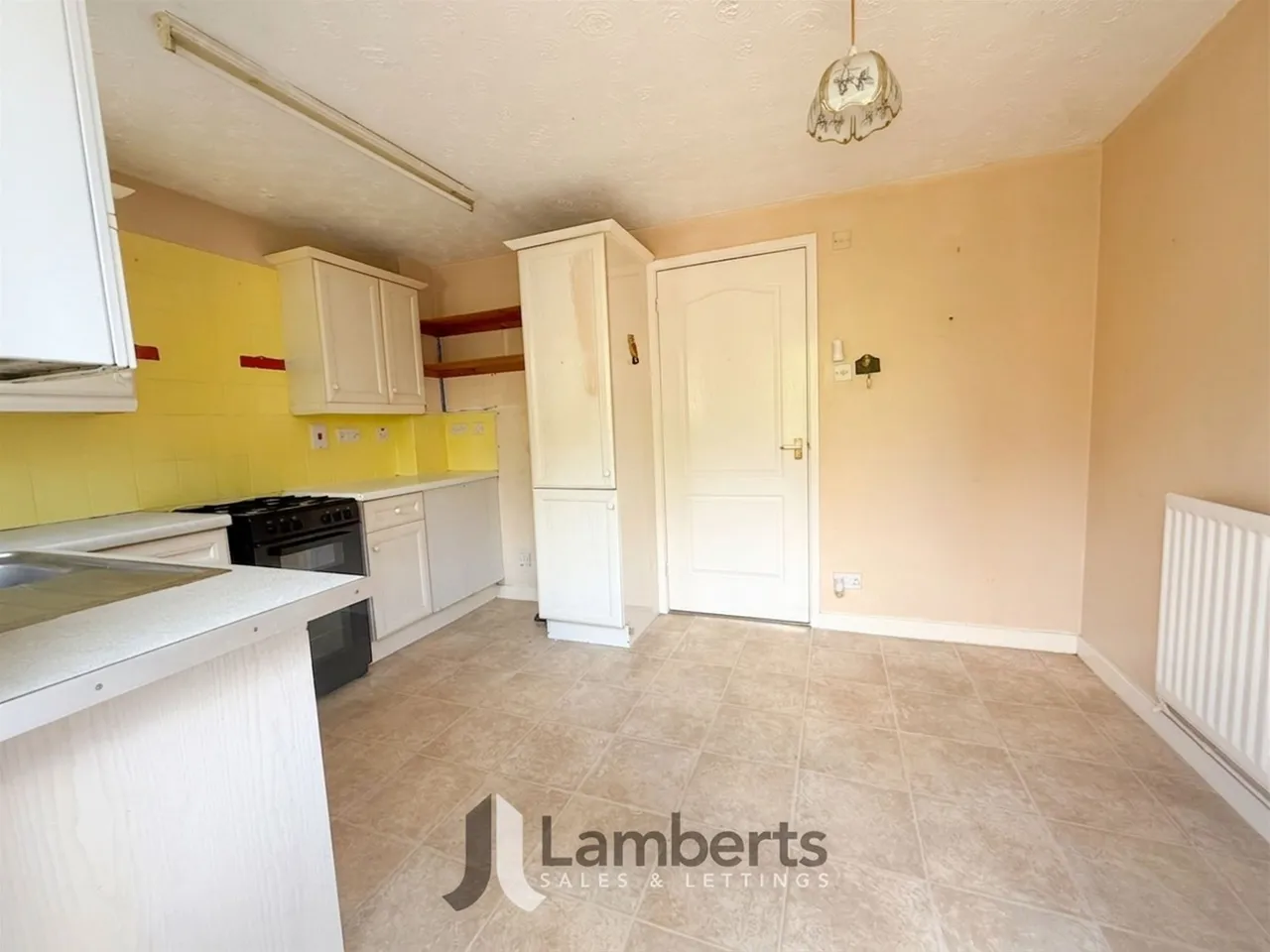 39 Abbeyfields Drive, Studley, photo 3