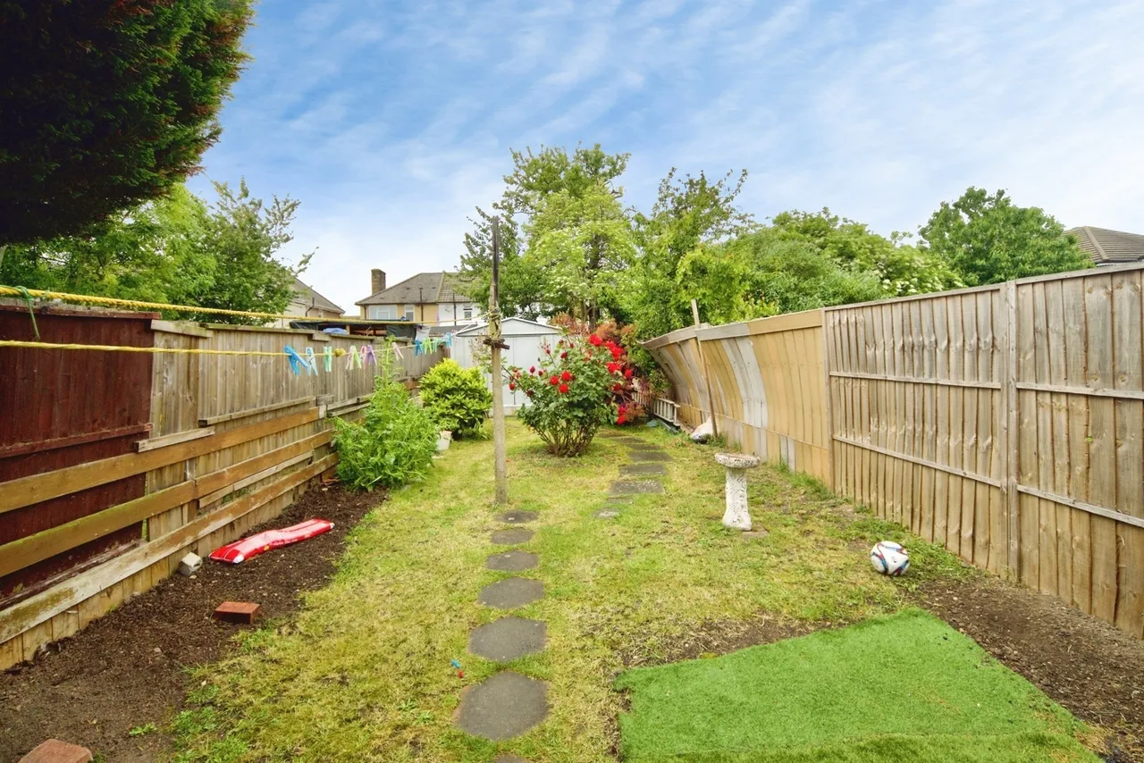 Porters Avenue, Dagenham, RM8, photo 4