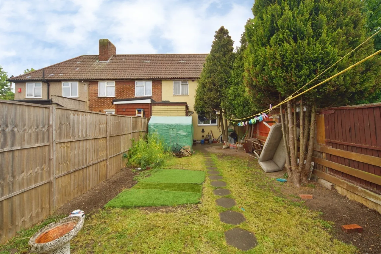 Porters Avenue, Dagenham, RM8, photo 2