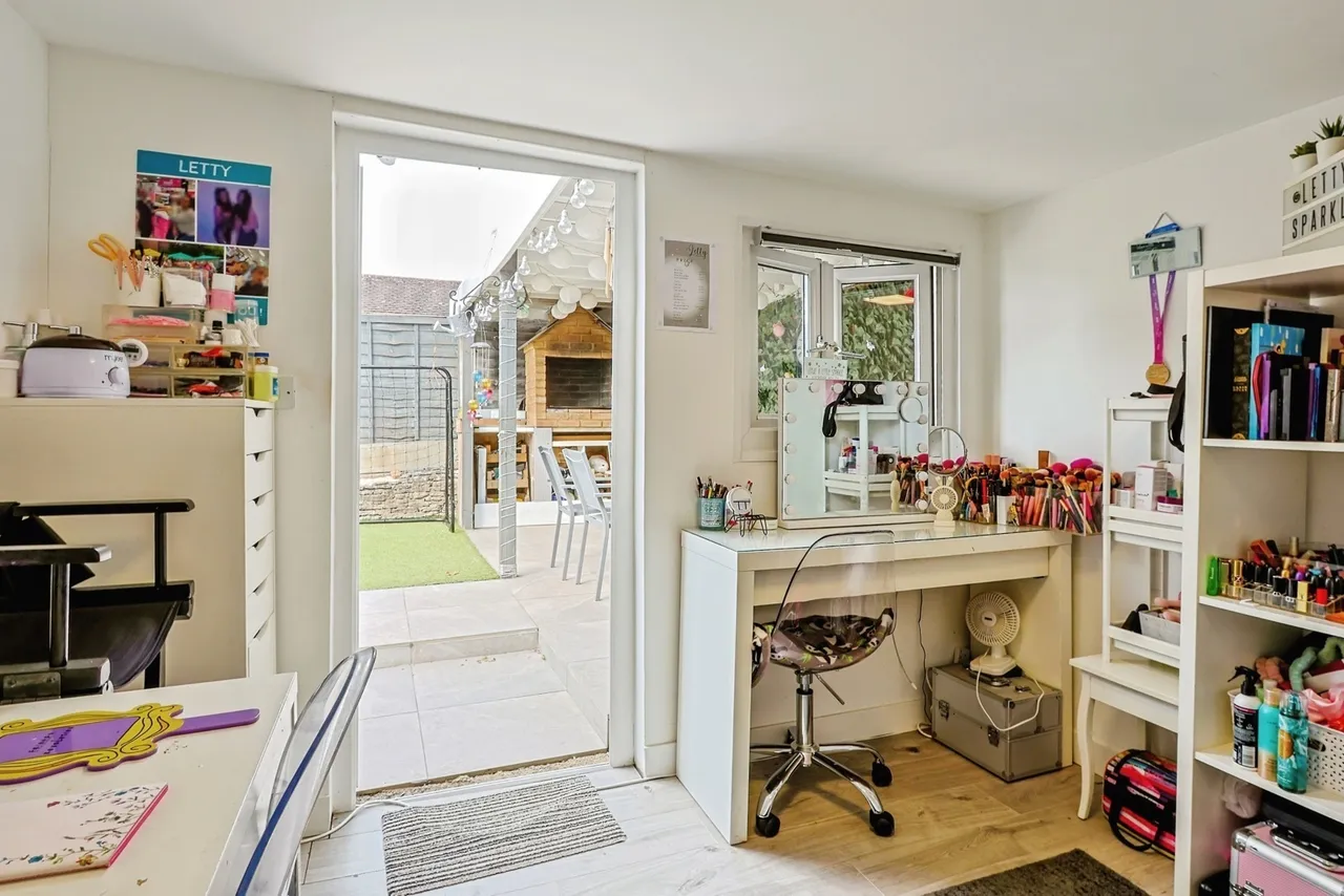 Wimborne Road, Bearcross, BH11, photo 17