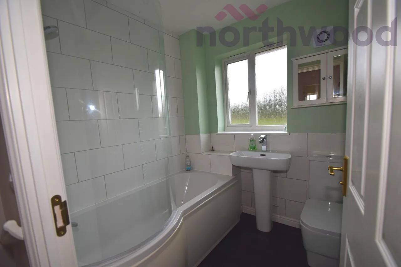 Bladewater Road, NR5, photo 6