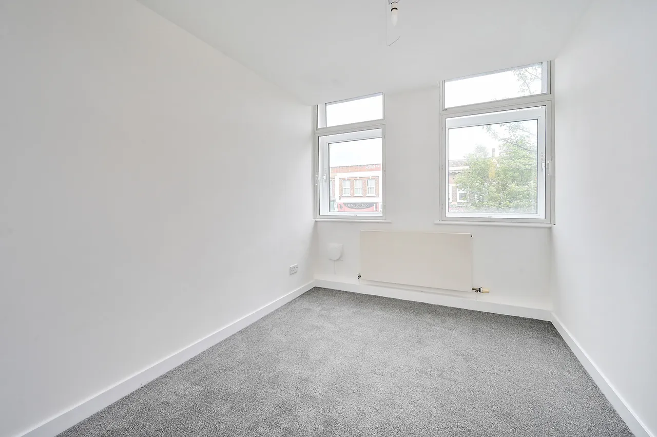 7 Woodgrange House, 429 Uxbridge Road, London, photo 4
