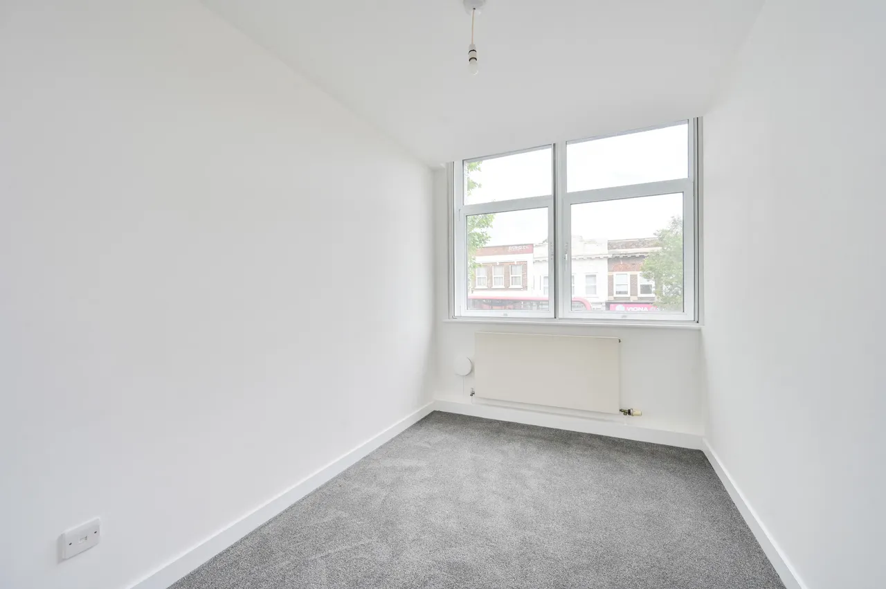 7 Woodgrange House, 429 Uxbridge Road, London, photo 5