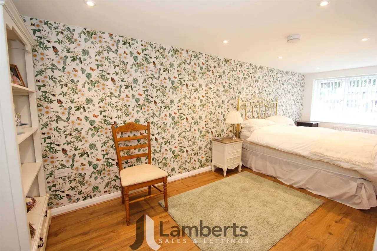 8 Riverside, Studley, photo 10