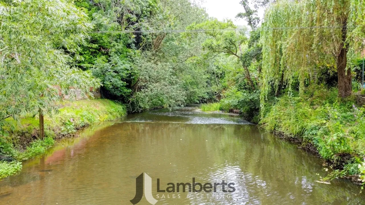 8 Riverside, Studley, photo 27
