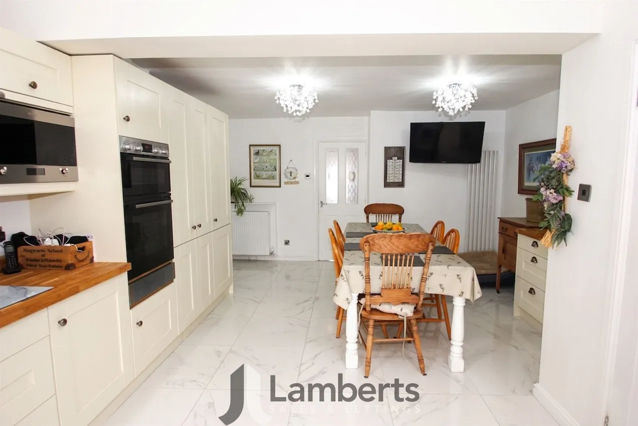 8 Riverside, Studley, photo 11