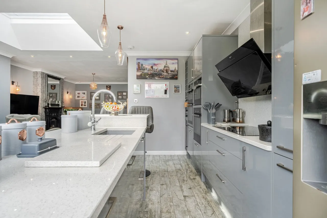 Eltham Palace Road, SE9, photo 9