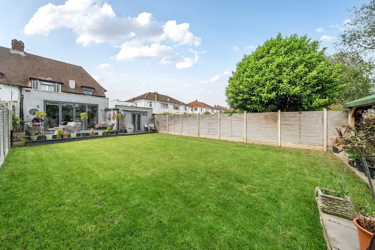 Eltham Palace Road, SE9, photo 17