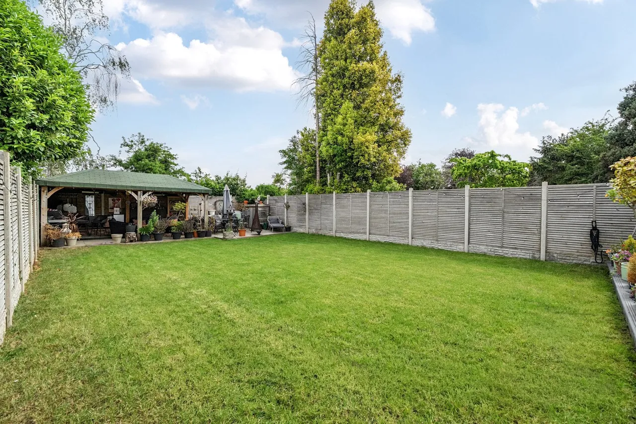 Eltham Palace Road, SE9, photo 4