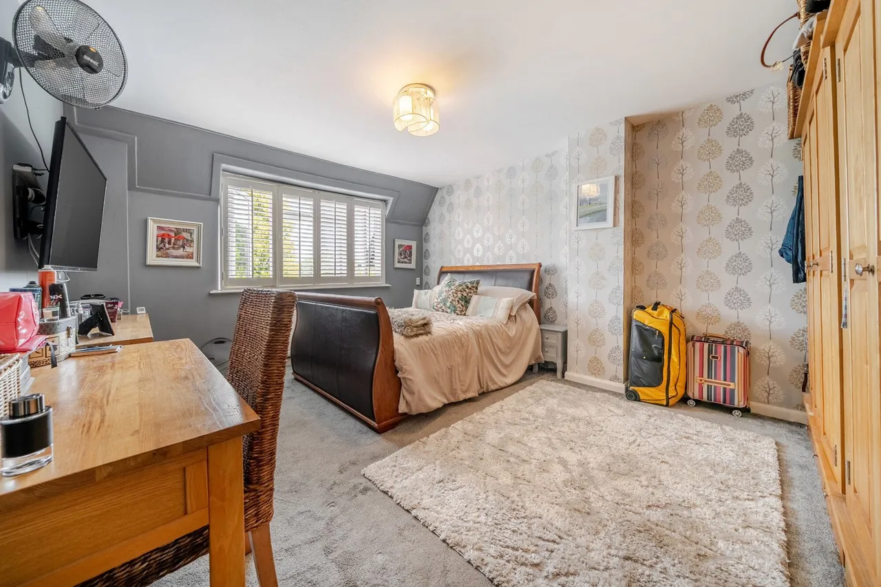 Eltham Palace Road, SE9, photo 42