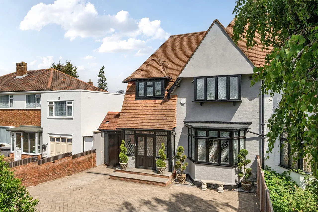 Eltham Palace Road, SE9, photo 41