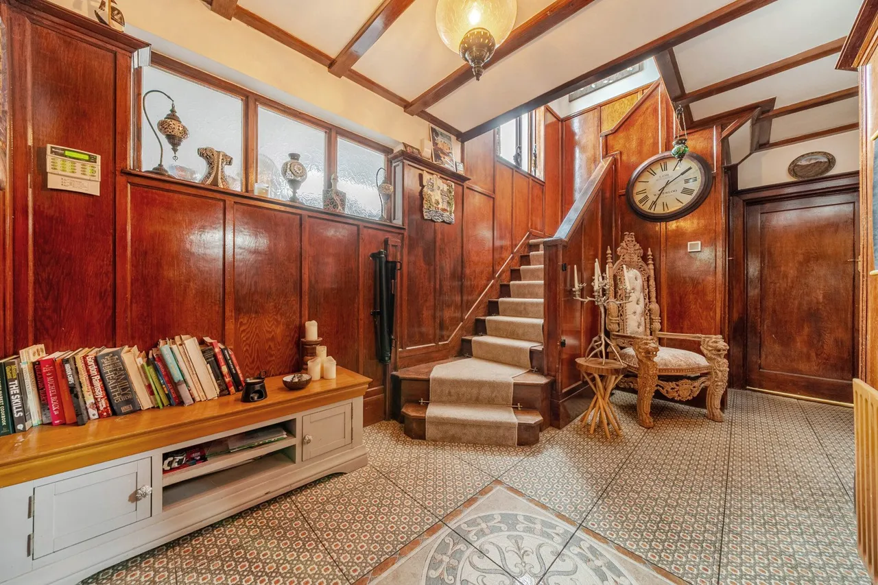 Eltham Palace Road, SE9, photo 7