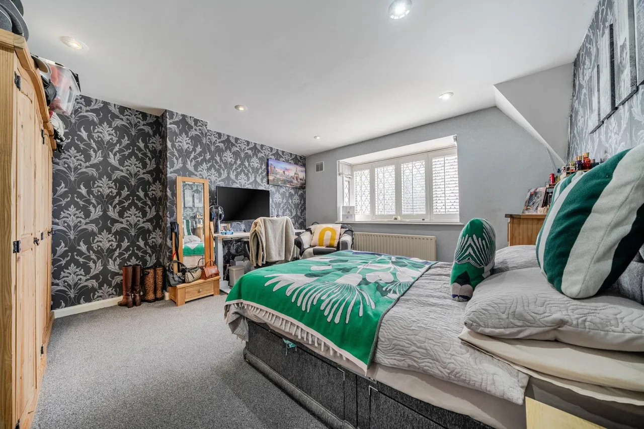 Eltham Palace Road, SE9, photo 13