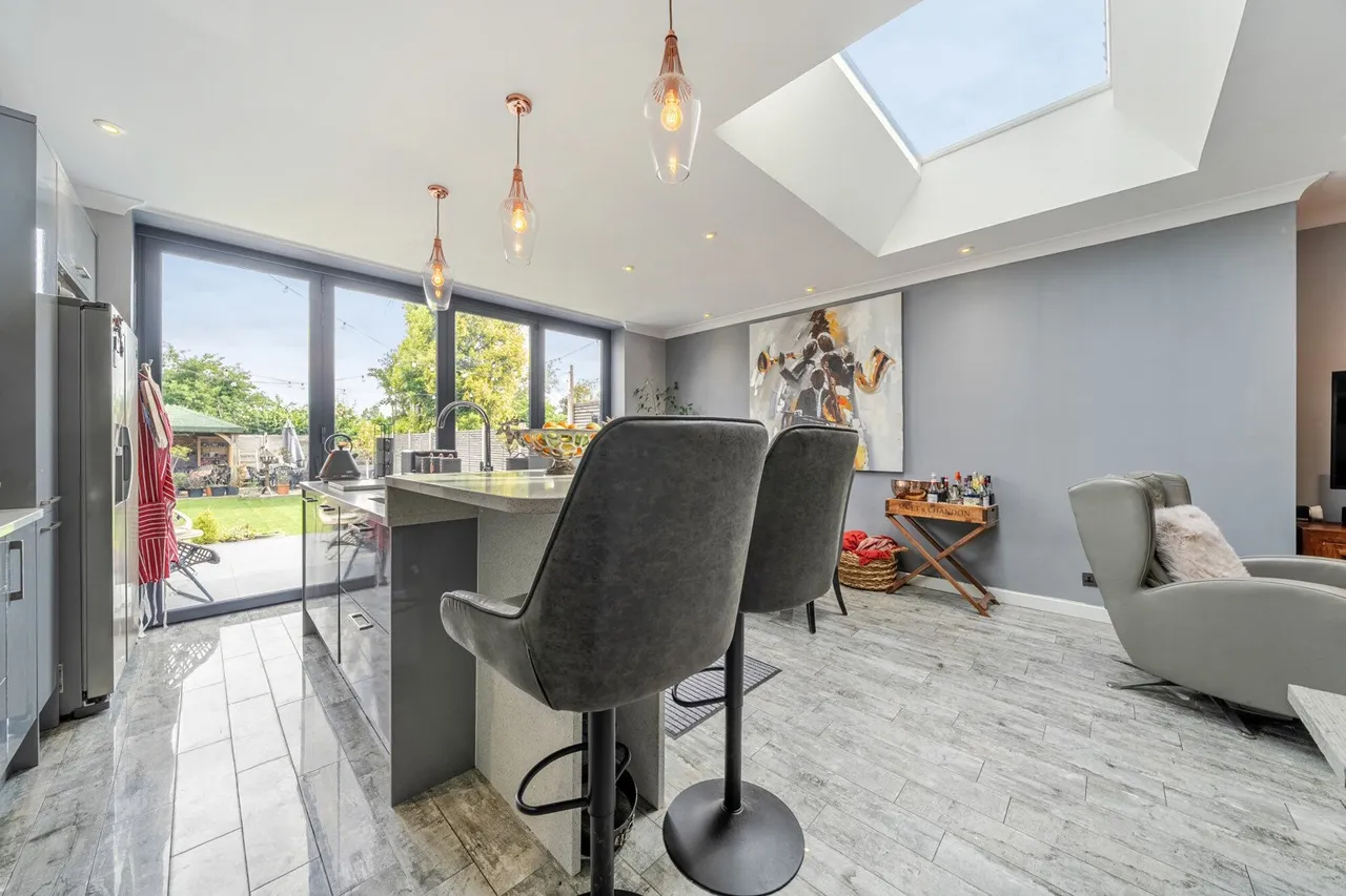 Eltham Palace Road, SE9, photo 20