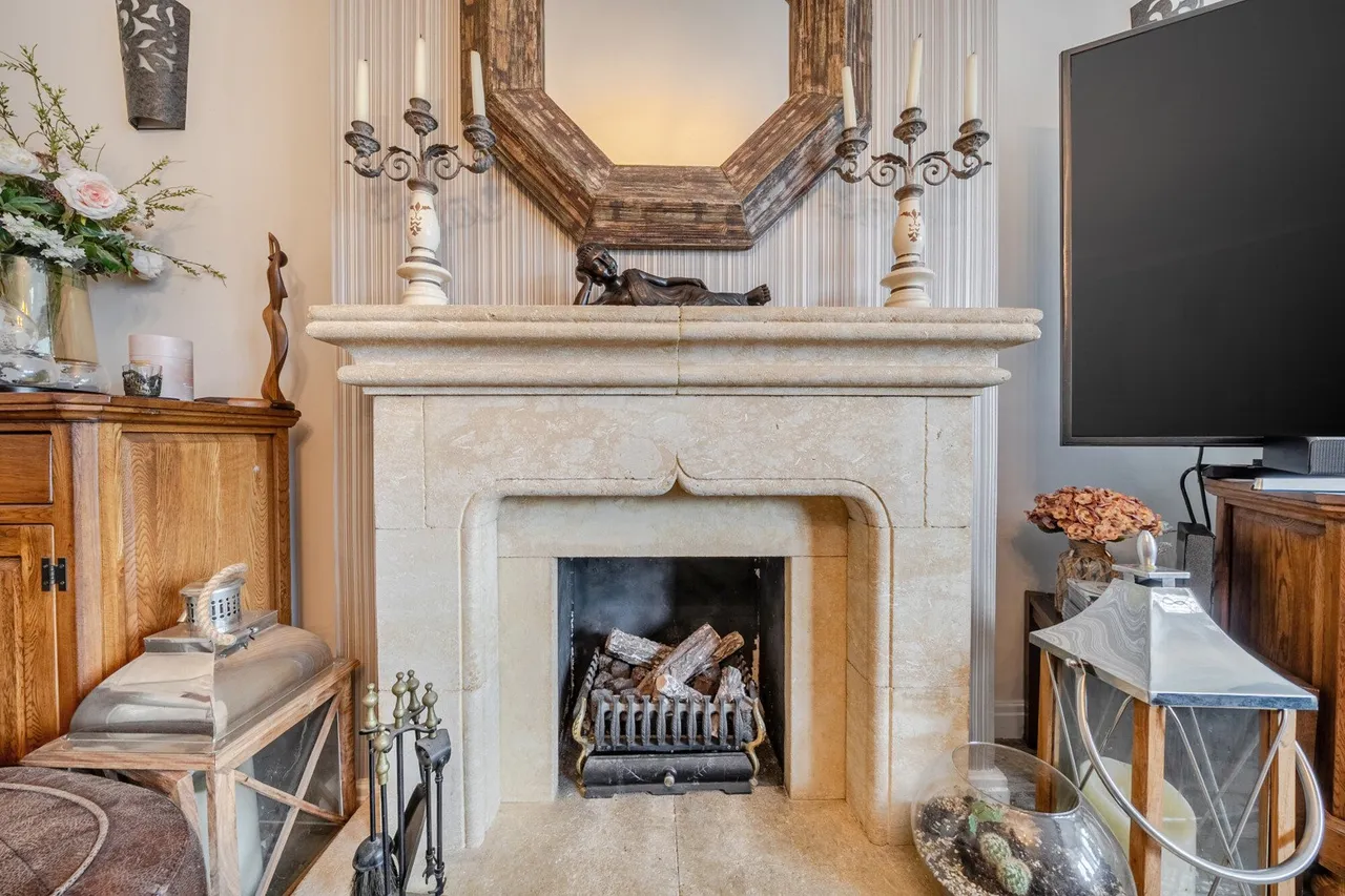 Eltham Palace Road, SE9, photo 14