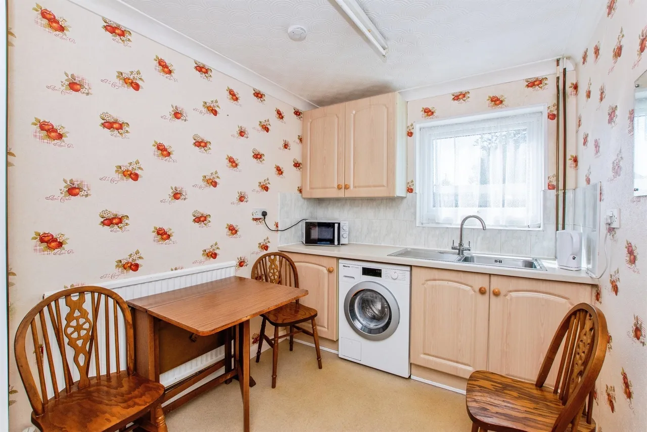 St. Michaels Avenue, Wisbech, PE13, photo 3