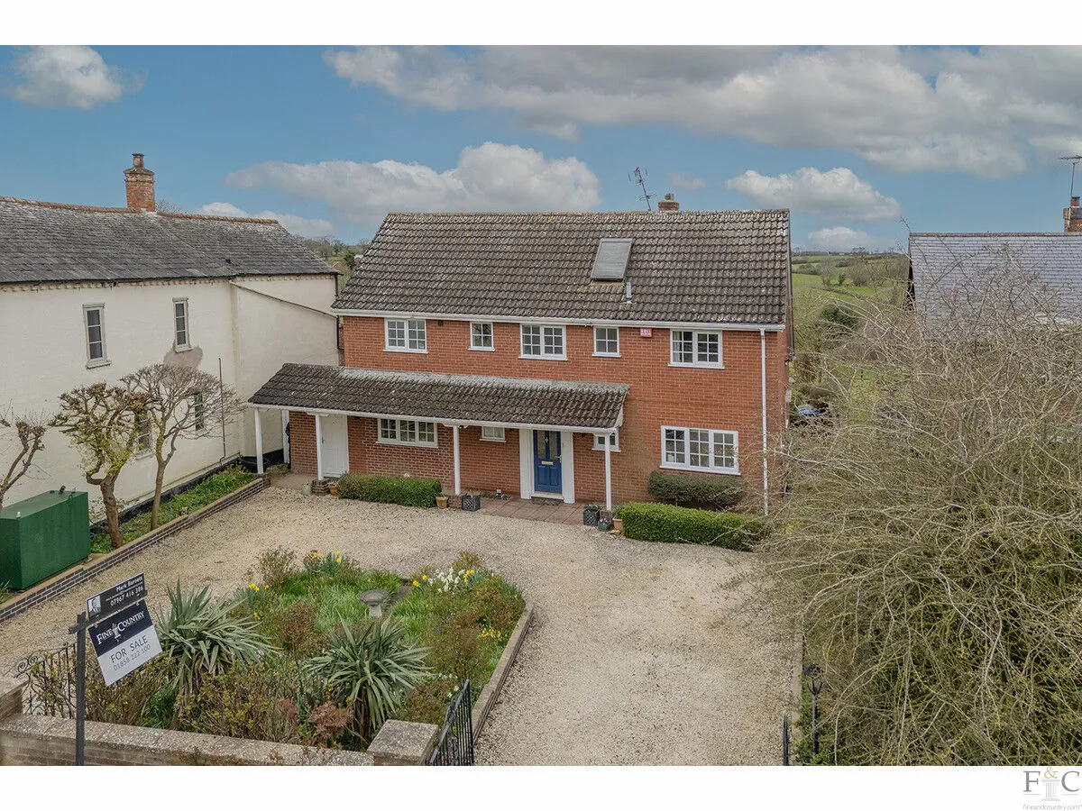 5 bed house for sale, Main Street, Mowsley, LE17