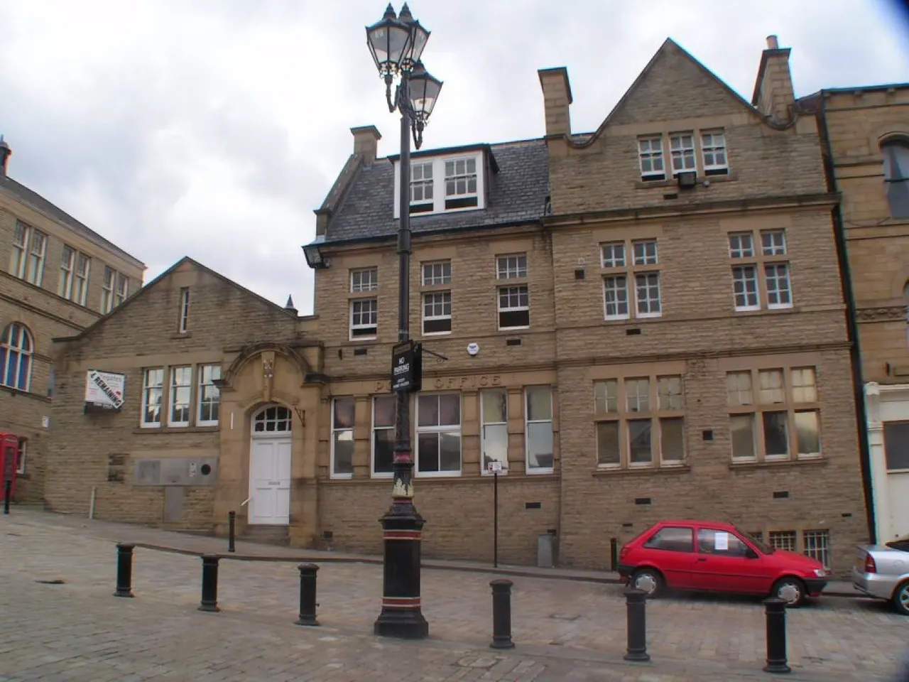 1 bed flat to rent, Market Square, Batley, WF17