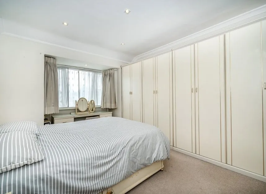 Hinton Avenue, Hounslow, TW4, photo 5