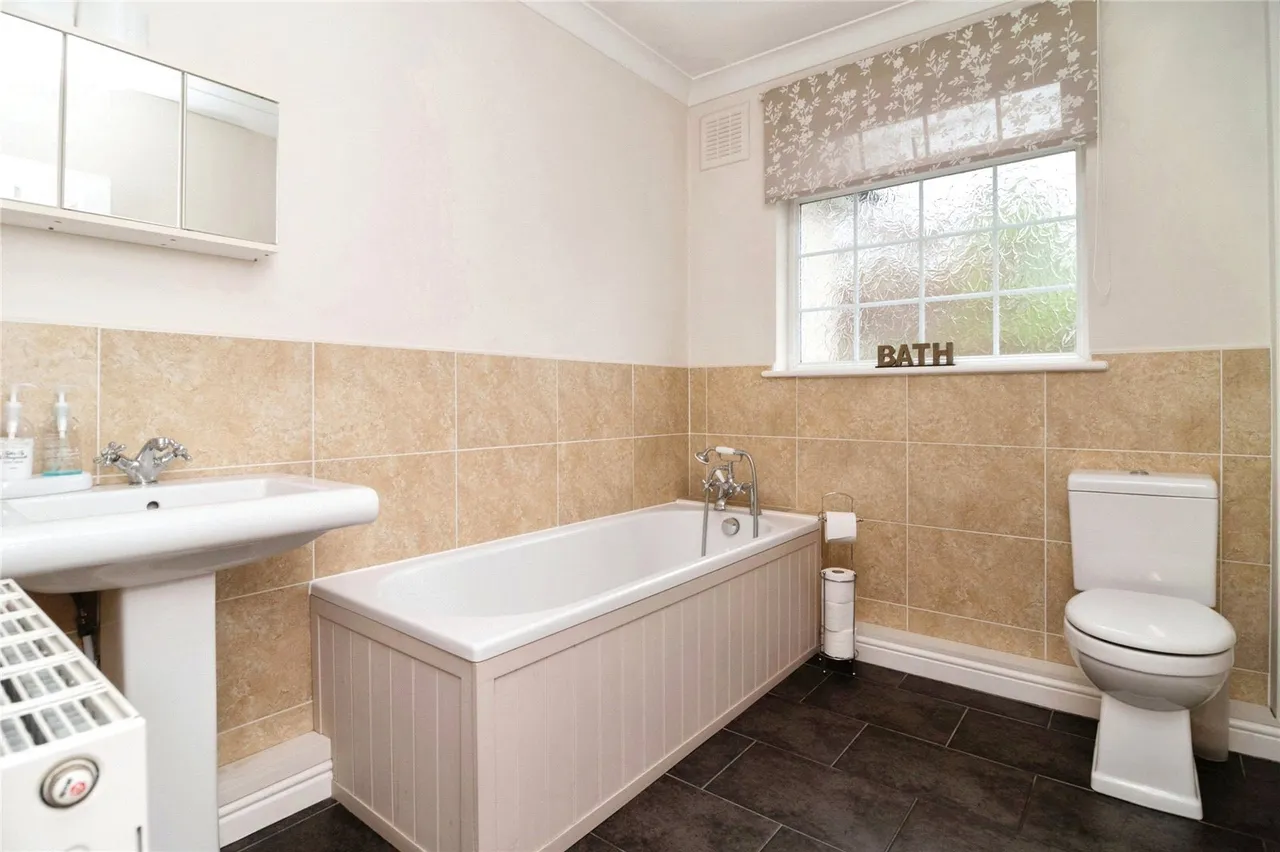 Bradleigh Avenue, Grays, Essex, RM17, photo 21