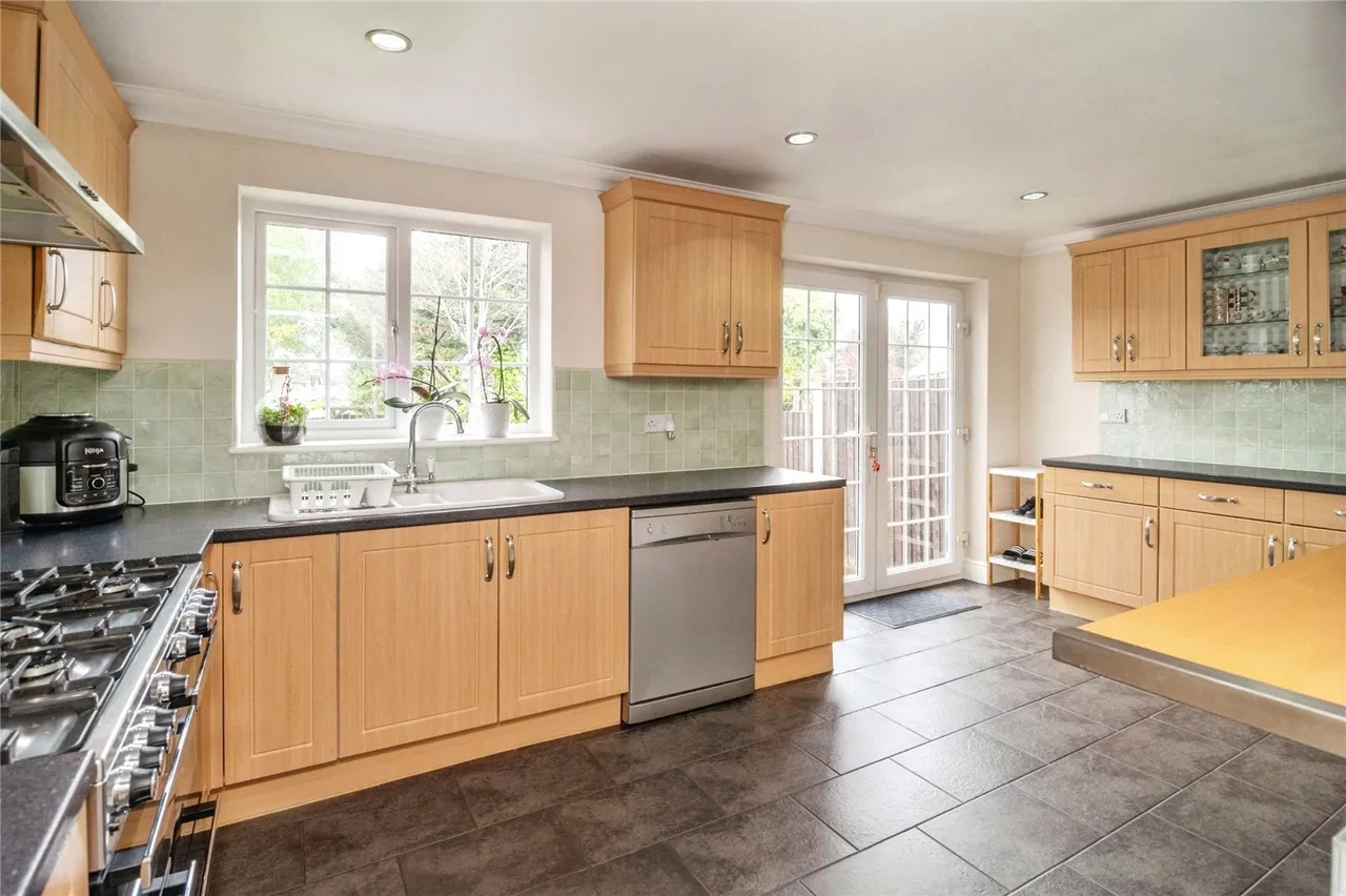 Bradleigh Avenue, Grays, Essex, RM17, photo 5