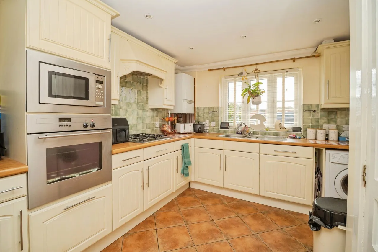 Lugger Close, Weymouth, DT3, photo 5