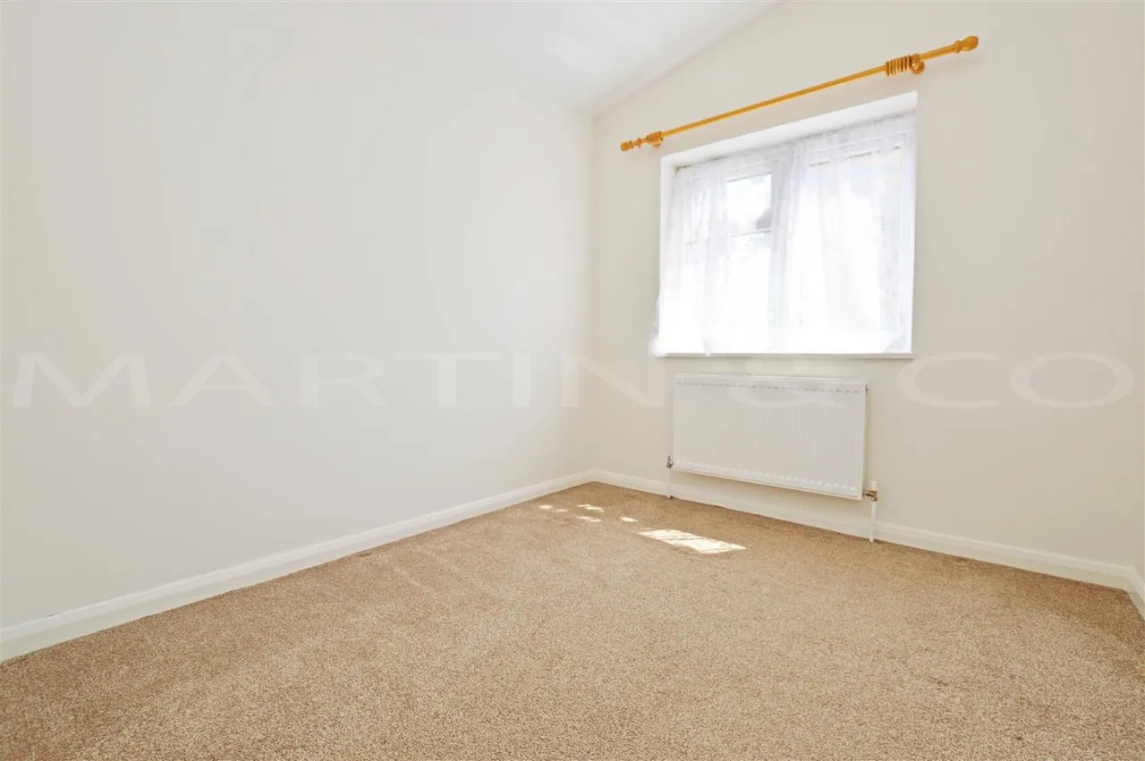Castle Avenue, ME1, photo 12
