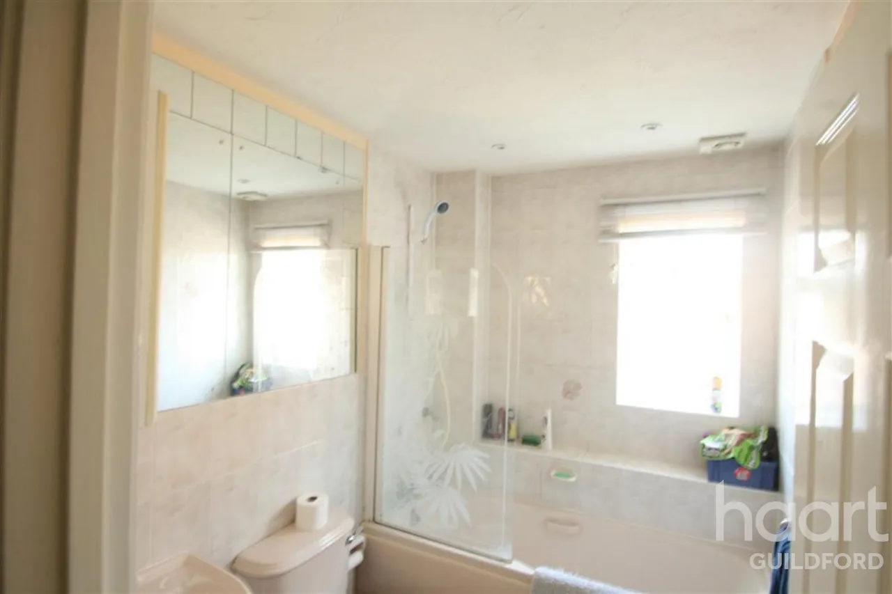 Fairbourne Way, GU2, photo 8