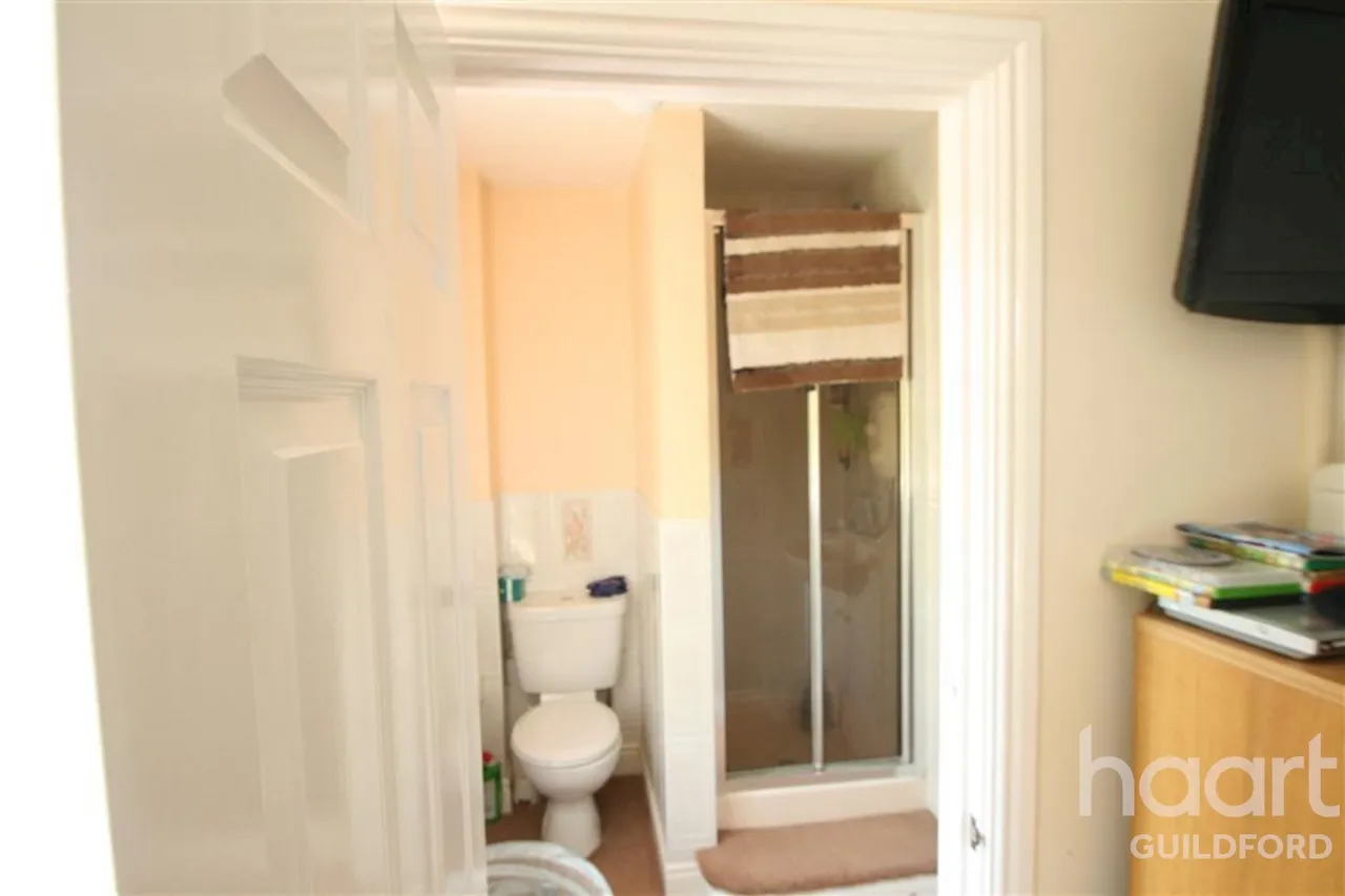 Fairbourne Way, GU2, photo 9