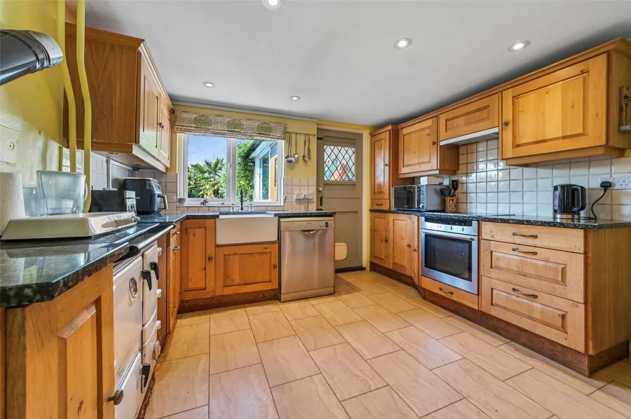 with 4 bedrooms in Sheering, Bishop's Stortford, CM22, photo 3