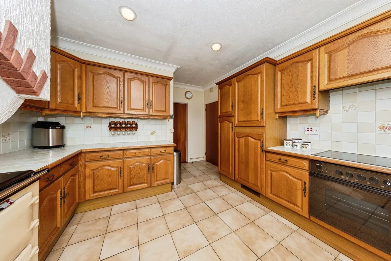 Cwmbach Road, Llanelli, SA15, photo 13
