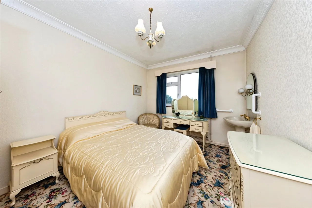 Cwmbach Road, Llanelli, SA15, photo 23