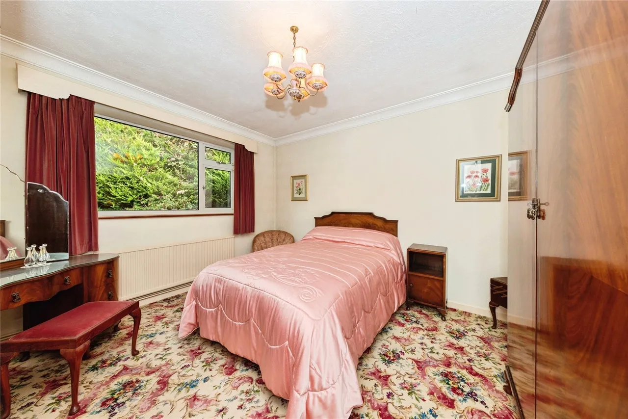 Cwmbach Road, Llanelli, SA15, photo 21