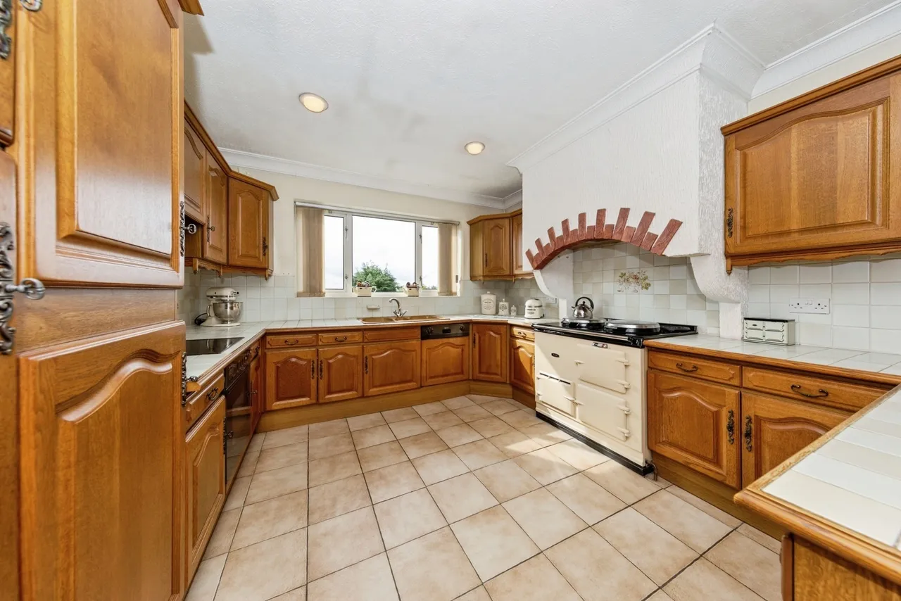 Cwmbach Road, Llanelli, SA15, photo 3