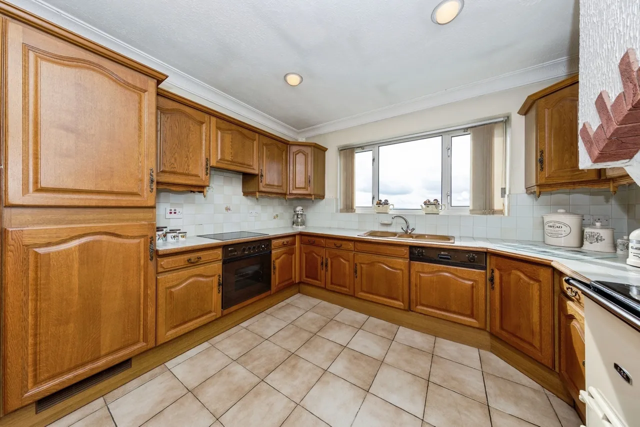 Cwmbach Road, Llanelli, SA15, photo 12