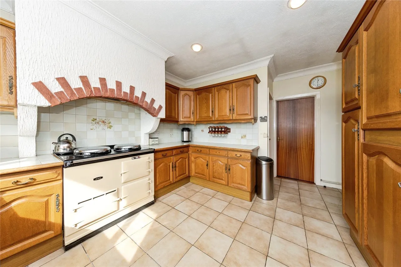 Cwmbach Road, Llanelli, SA15, photo 11
