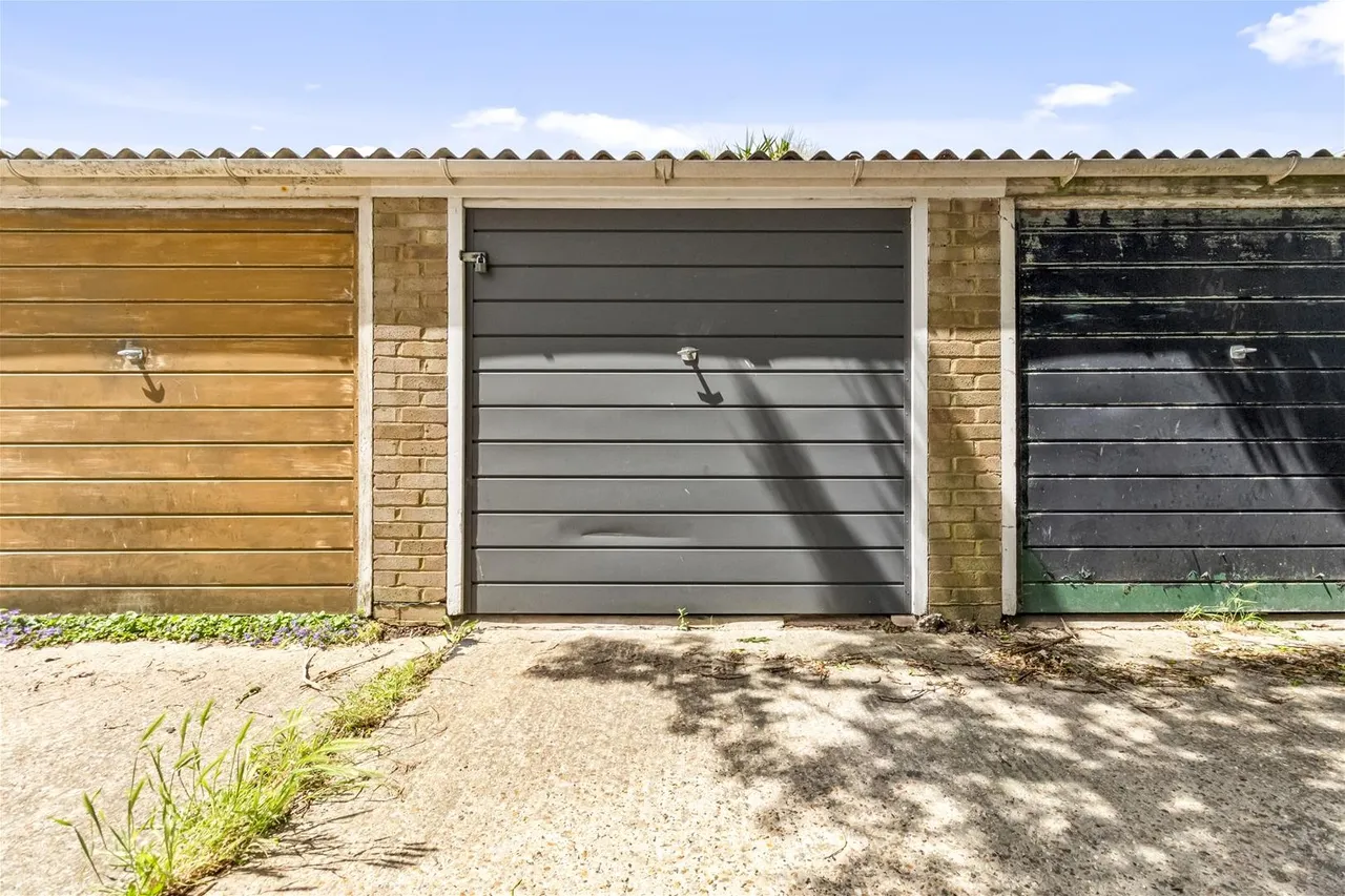 Timber Close, Worthing, photo 19