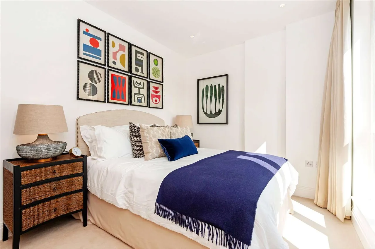 Pinewood Gardens, Teddington, TW11, photo 5