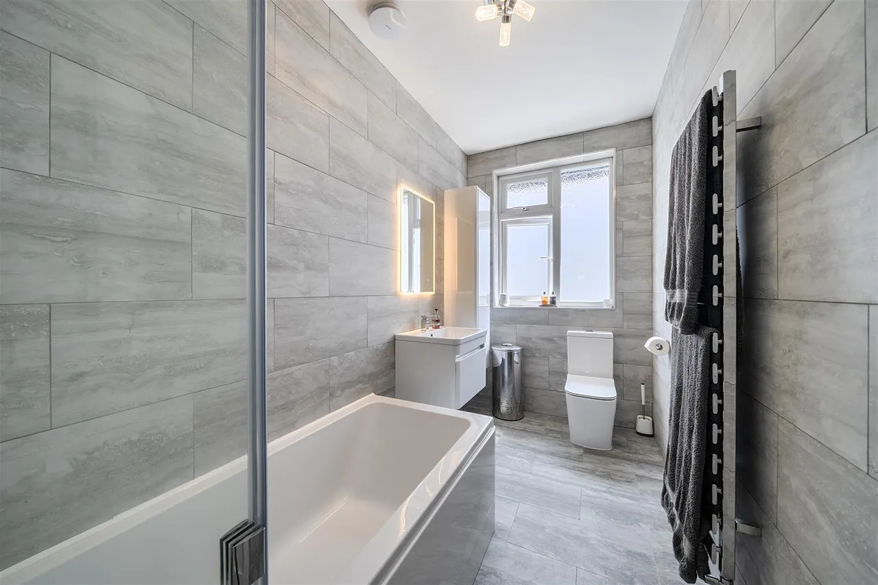Blaydon Close, Ruislip, HA4 8AD, photo 13