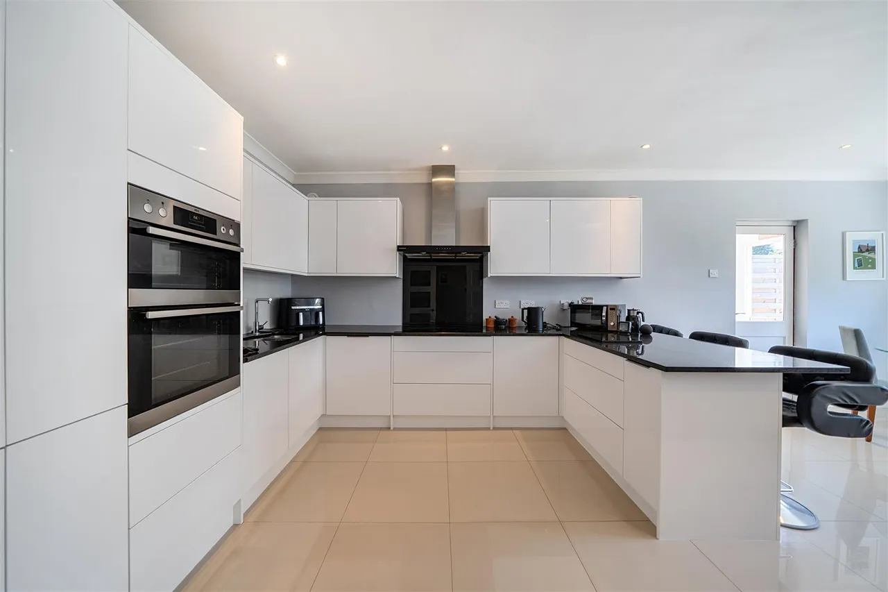 Blaydon Close, Ruislip, HA4 8AD, photo 3