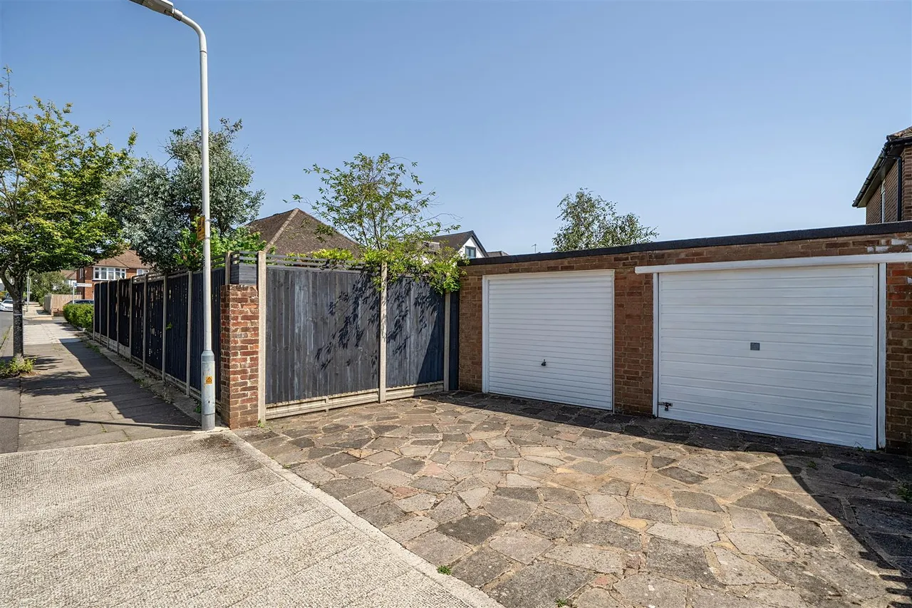 Blaydon Close, Ruislip, HA4 8AD, photo 16