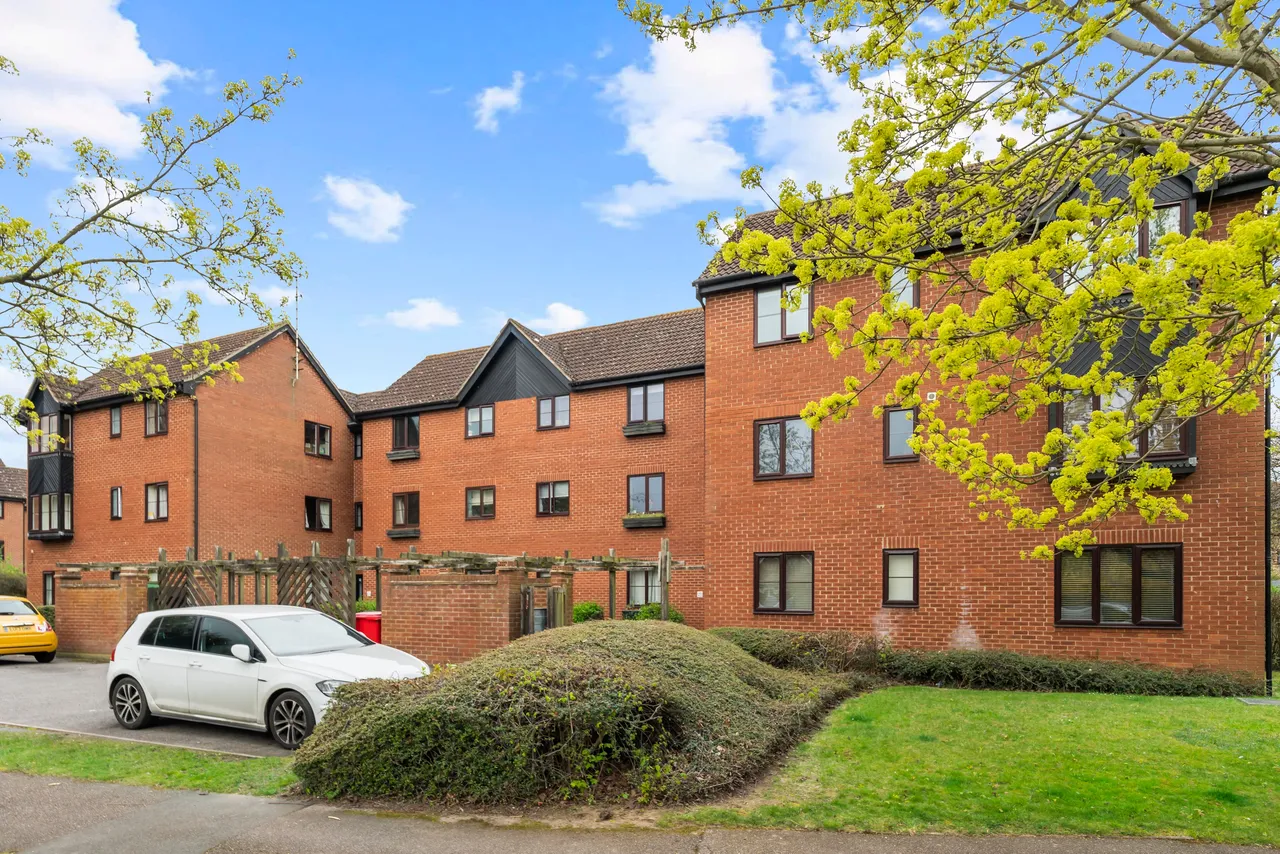 2 bed flat for sale — Tempsford, Welwyn Garden City, AL7