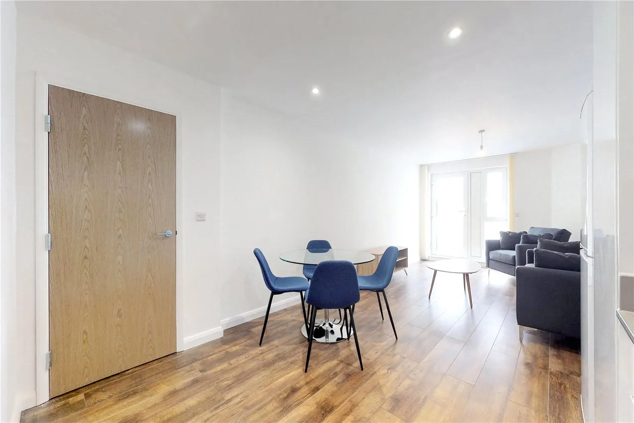 Lyons Way, Slough, SL2, photo 5