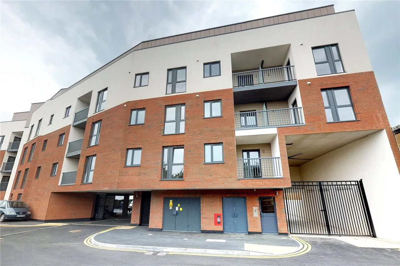 1 bed flat for sale, Lyons Way, Slough, SL2
