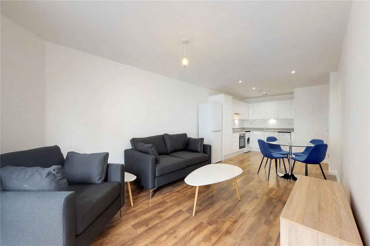 Lyons Way, Slough, SL2, photo 4