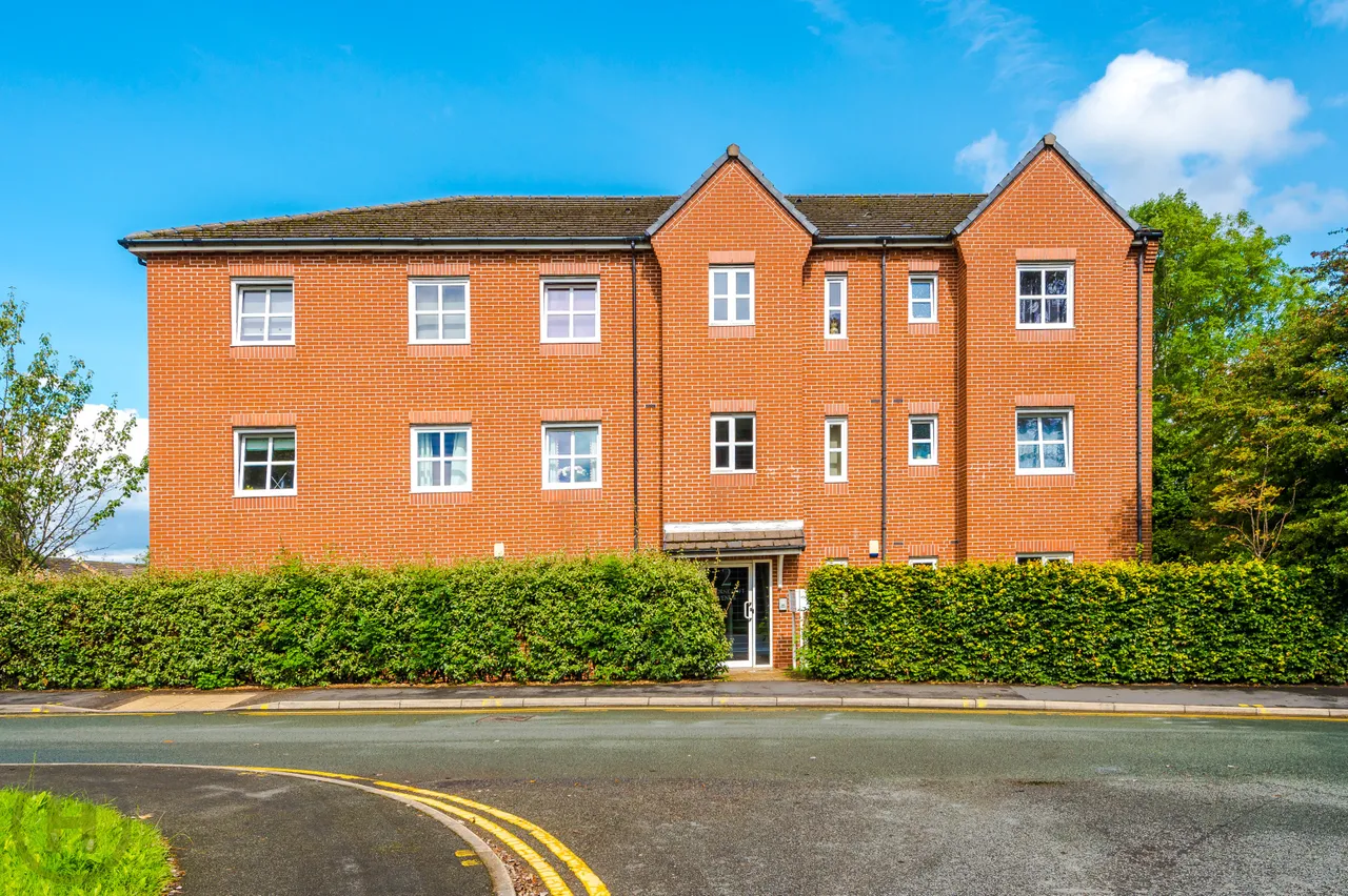 2 bed flat for sale — Apartment 1, 2 Thorncroft Avenue, Astley, Manchester, M29 7TA