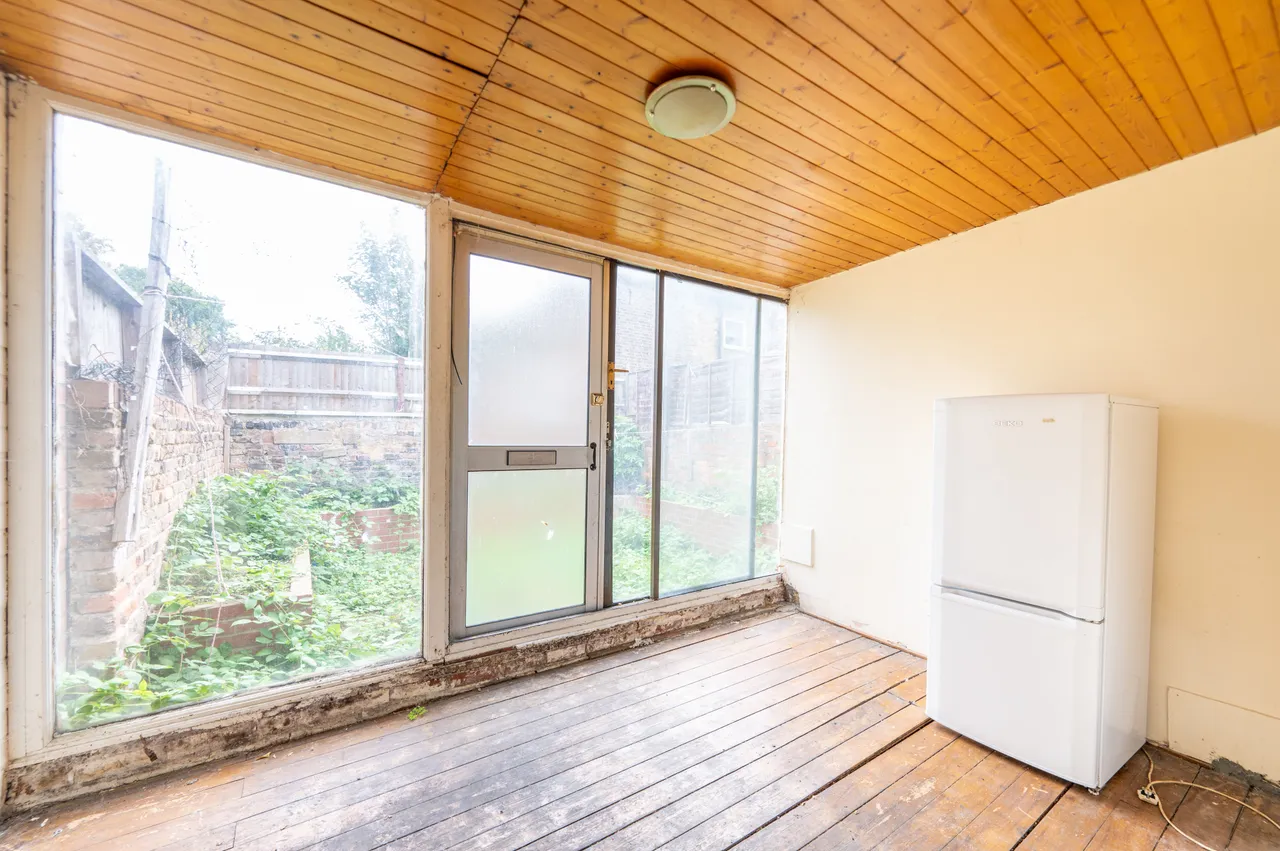 20a Belton Road, London, photo 3