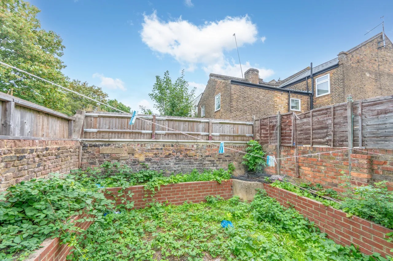 20a Belton Road, London, photo 8